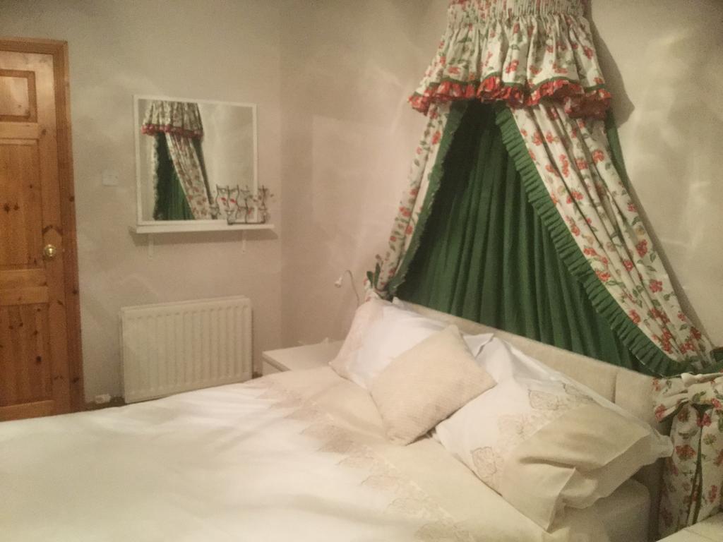 Five Oaks Bed & Breakfast Londonderry Room photo
